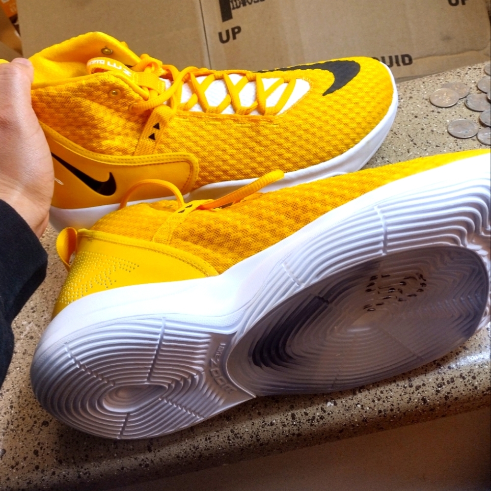 Nike Zoom Rize  University Gold Basketball Shoes CN9502-702 Men Size 10.5 New